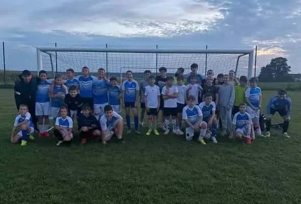 Sparing KS Futgol Dębowa Łąka – KS Futgol Myśliwiec pełen radości i drużynowego ducha