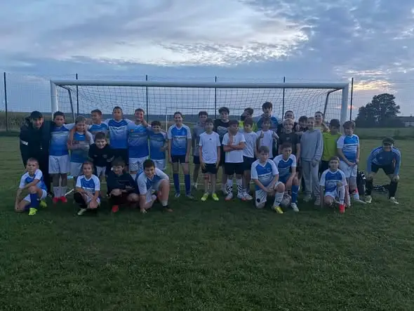 Sparing KS Futgol Dębowa Łąka – KS Futgol Myśliwiec pełen radości i drużynowego ducha