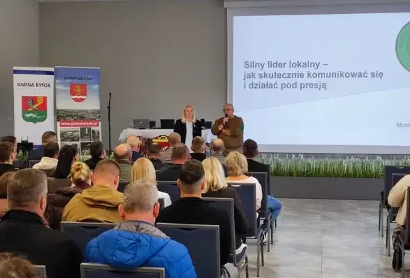 Szkolenie z bezpieczeństwa kryzysowego w Myśliwcu – radni, sołtysi i OSP uczyli się reagować